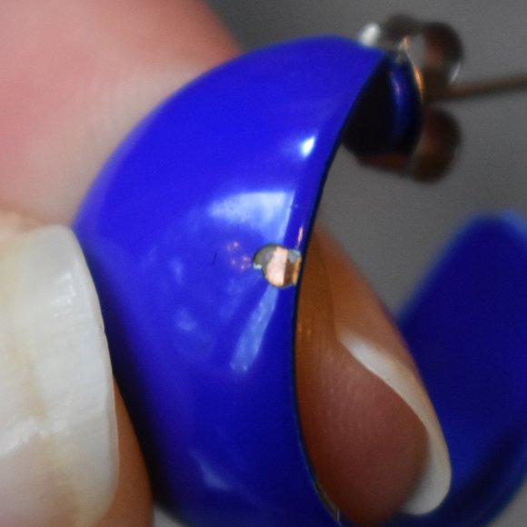 🔥 3/$15 Vintage 80's Small Blue Hoop Earrings - Picture 9 of 9